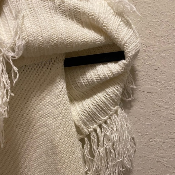 House of Harlow 1960 X Revolve Ivory Fringe Trim Jazzie Sweater Size XS - Picture 6 of 11